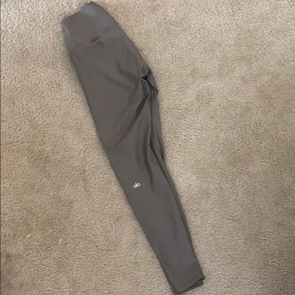 ALO airlift yoga leggings - worn 3 times!!